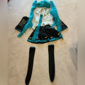 Hatsune Miku cosplay outfit size small. No smoking home